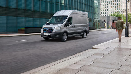 DER VOLLELEKTRISCHE FORD E-TRANSIT